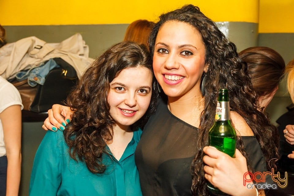 Distracţie şi voie bună în Yellow, 