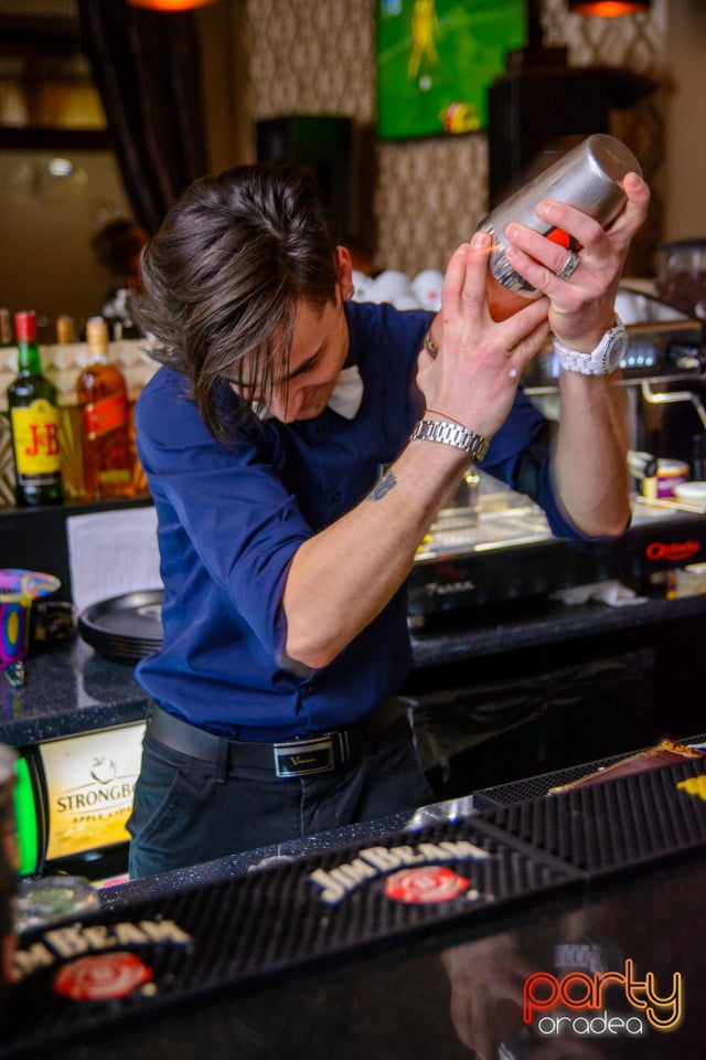 Distracţie Vineri Seara în Grandezza, Grandezza - Caffe & Lounge