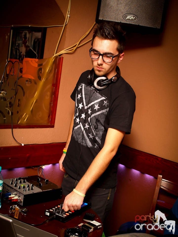 DJ Cristiano la butoane în Chanson, 