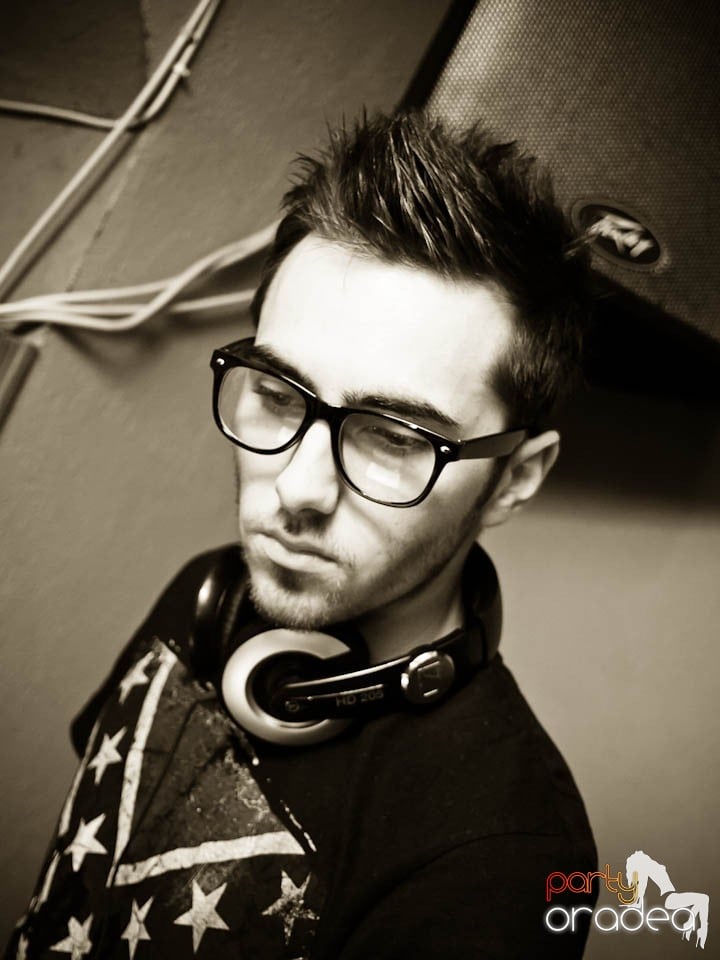 DJ Cristiano la butoane în Chanson, 