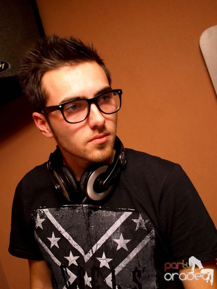 DJ Cristiano la butoane în Chanson, 