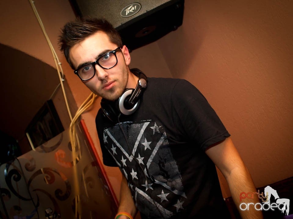 DJ Cristiano la butoane în Chanson, 