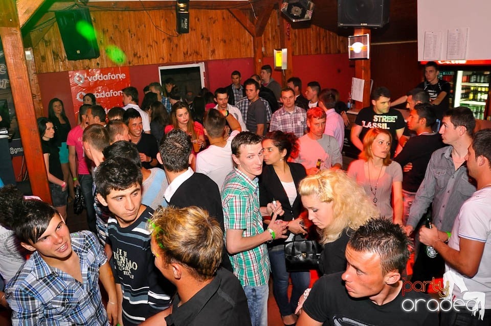 DJ Deka feat. Gabriella în Disco Faház,