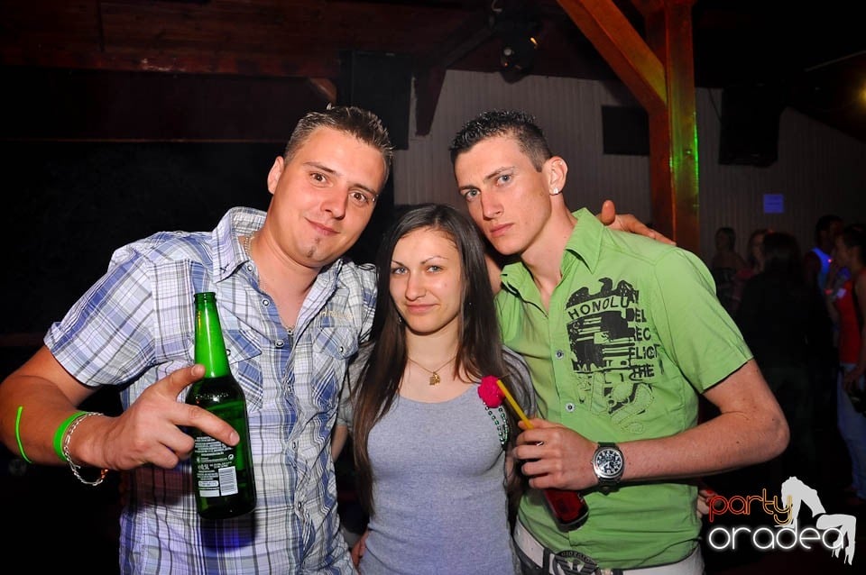 DJ Deka feat. Gabriella în Disco Faház,