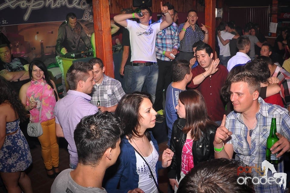 DJ Deka feat. Gabriella în Disco Faház,
