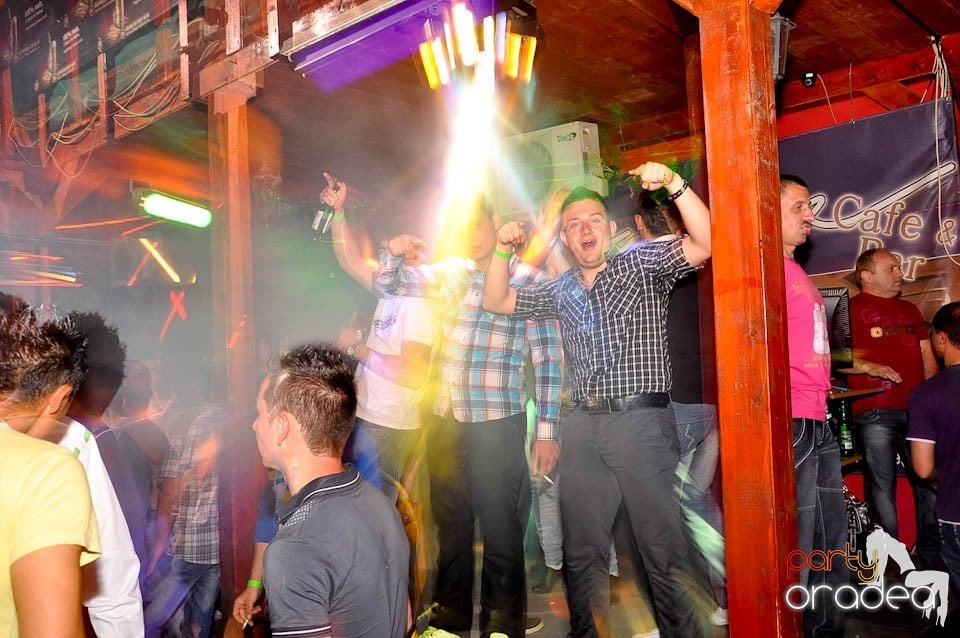 DJ Deka feat. Gabriella în Disco Faház,