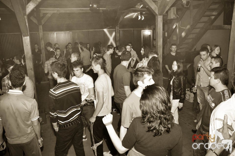 DJ Deka feat. Gabriella în Disco Faház,