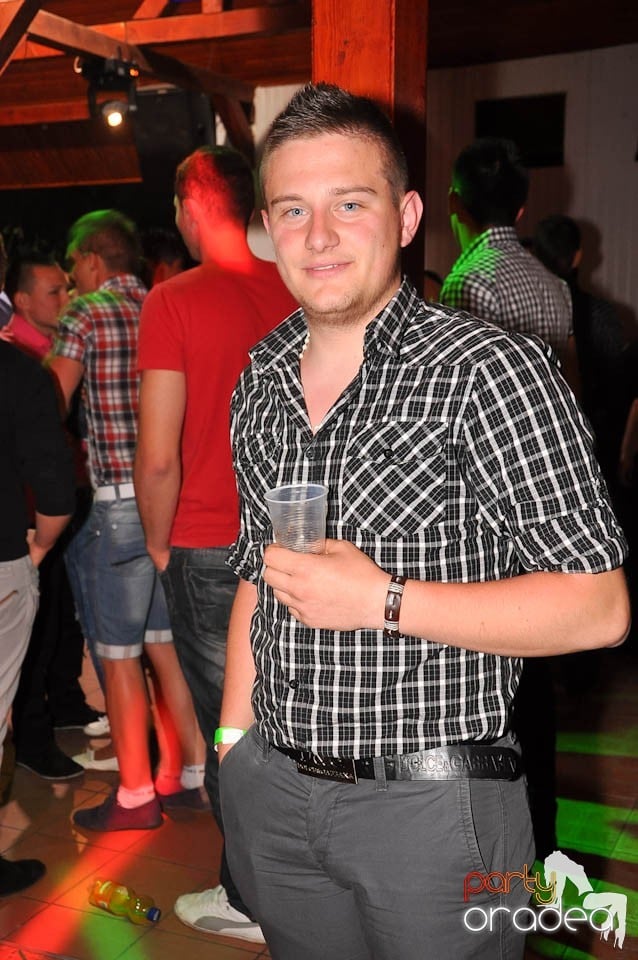 DJ Deka feat. Gabriella în Disco Faház,