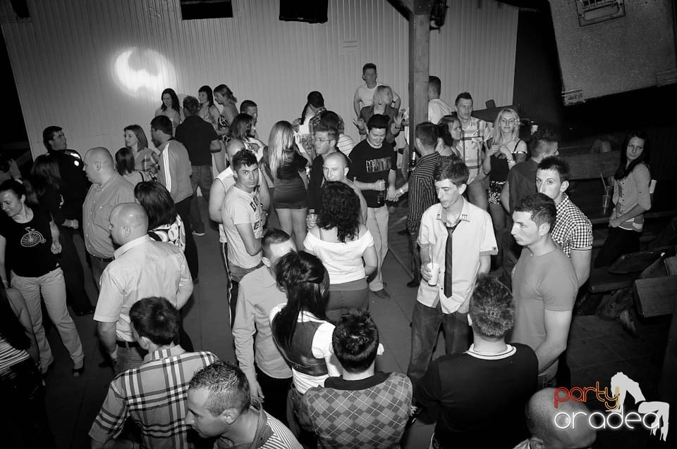 DJ Deka feat. Gabriella în Disco Faház,