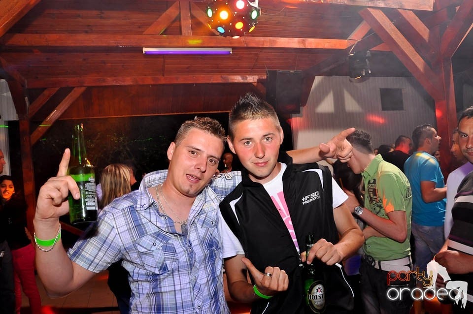 DJ Deka feat. Gabriella în Disco Faház,