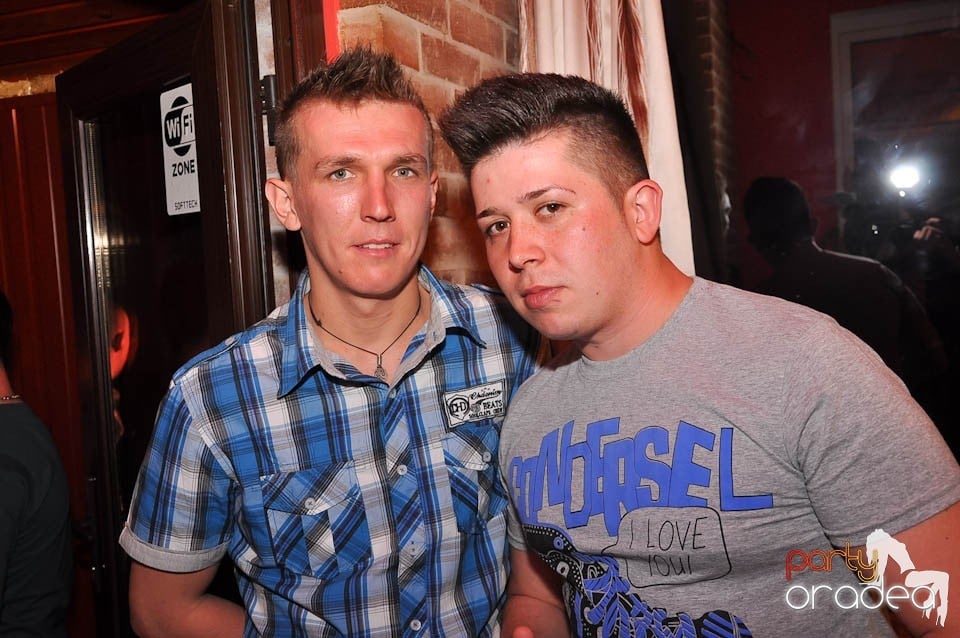 DJ Deka feat. Gabriella în Disco Faház,