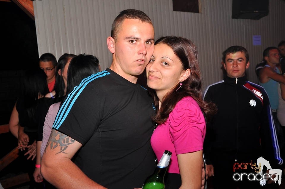 DJ Deka feat. Gabriella în Disco Faház,