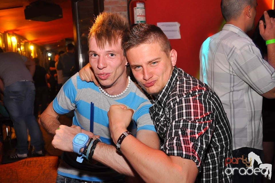 DJ Deka feat. Gabriella în Disco Faház,