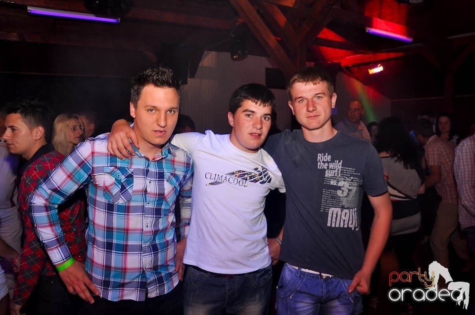 DJ Deka feat. Gabriella în Disco Faház,