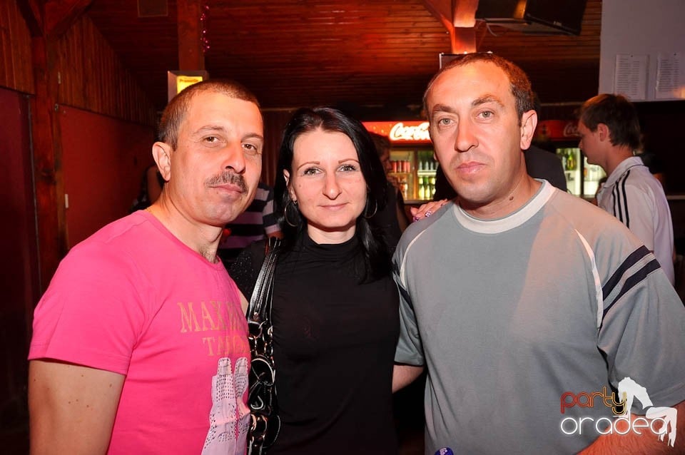 DJ Deka feat. Gabriella în Disco Faház,