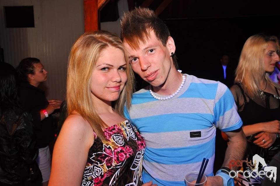 DJ Deka feat. Gabriella în Disco Faház,