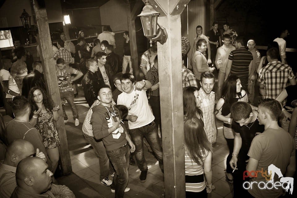 DJ Deka feat. Gabriella în Disco Faház,