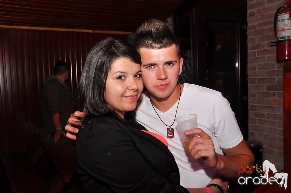 DJ Deka feat. Gabriella în Disco Faház,