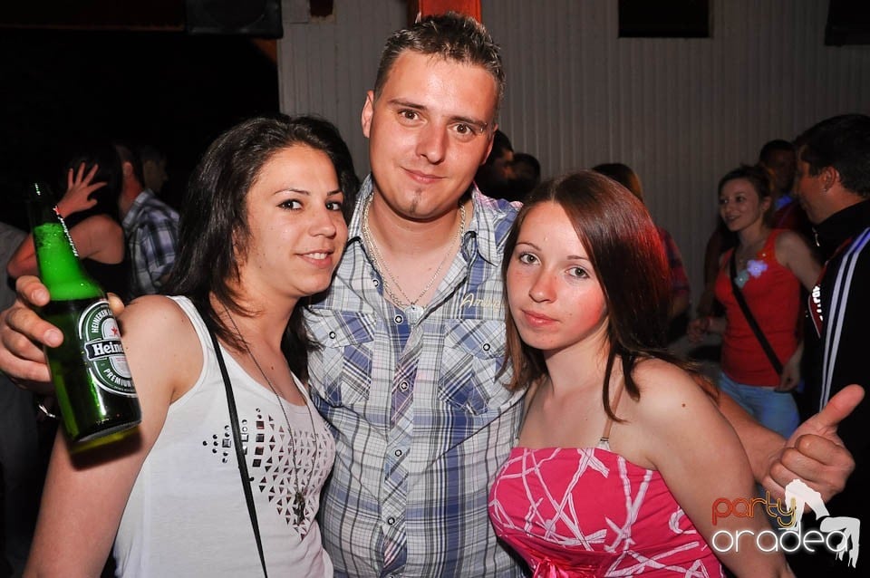 DJ Deka feat. Gabriella în Disco Faház,