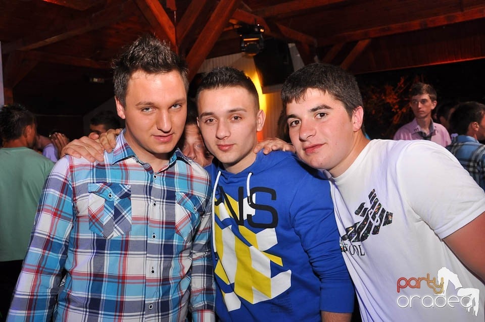 DJ Deka feat. Gabriella în Disco Faház,