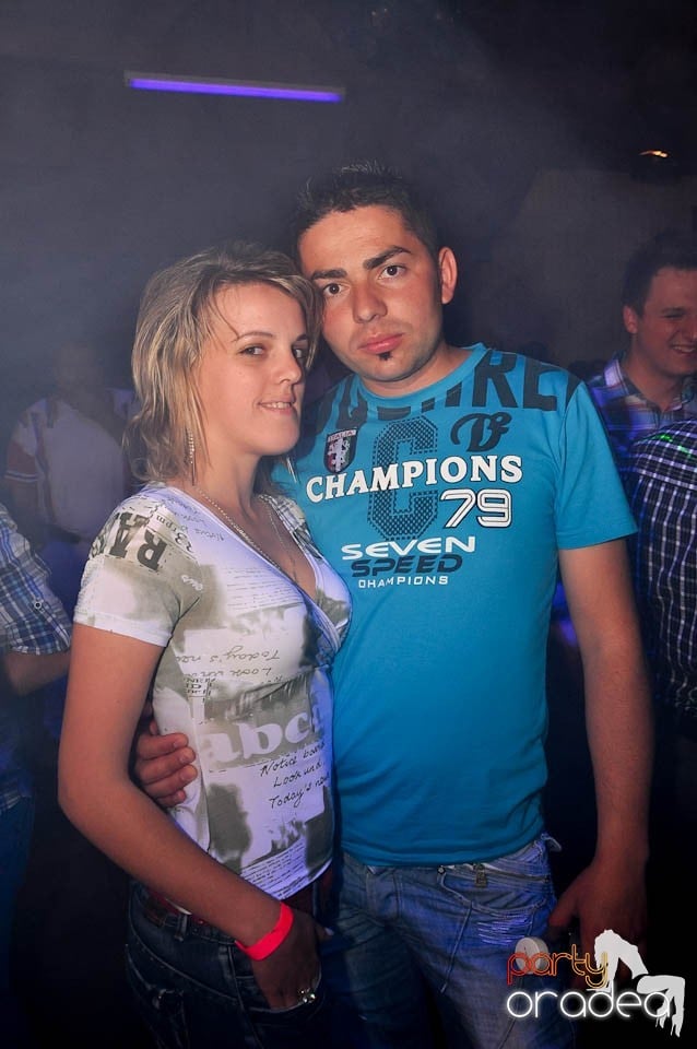 DJ Deka feat. Gabriella în Disco Faház,