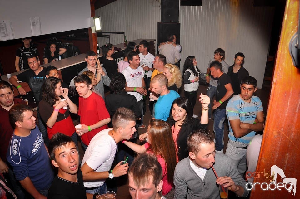 DJ Deka feat. Gabriella în Disco Faház,