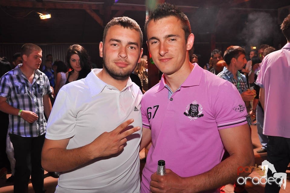 DJ Deka feat. Gabriella în Disco Faház,