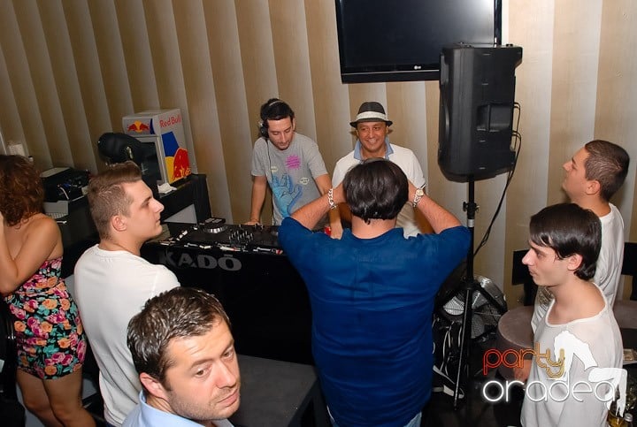 Dj Mahony în Kado Cafe, 