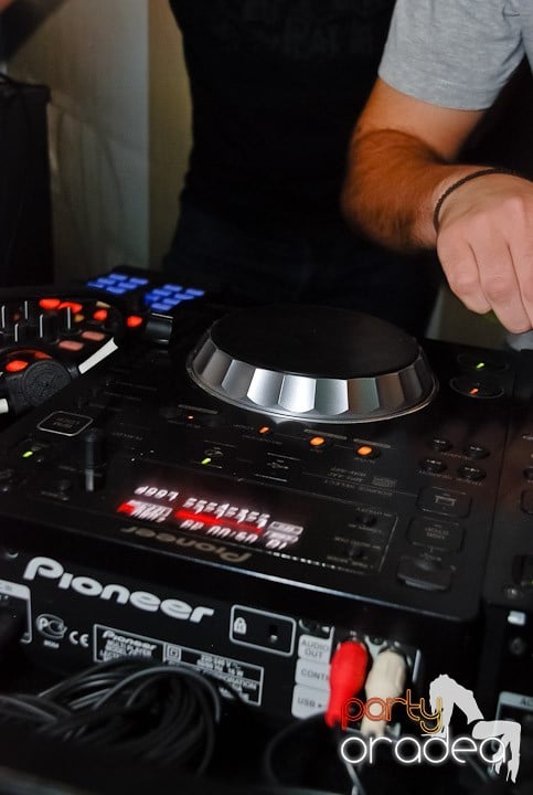 Dj Mahony în Kado Cafe, 