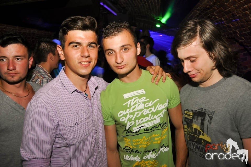 DJ Prody & Caveman in the Mix @ Escape,