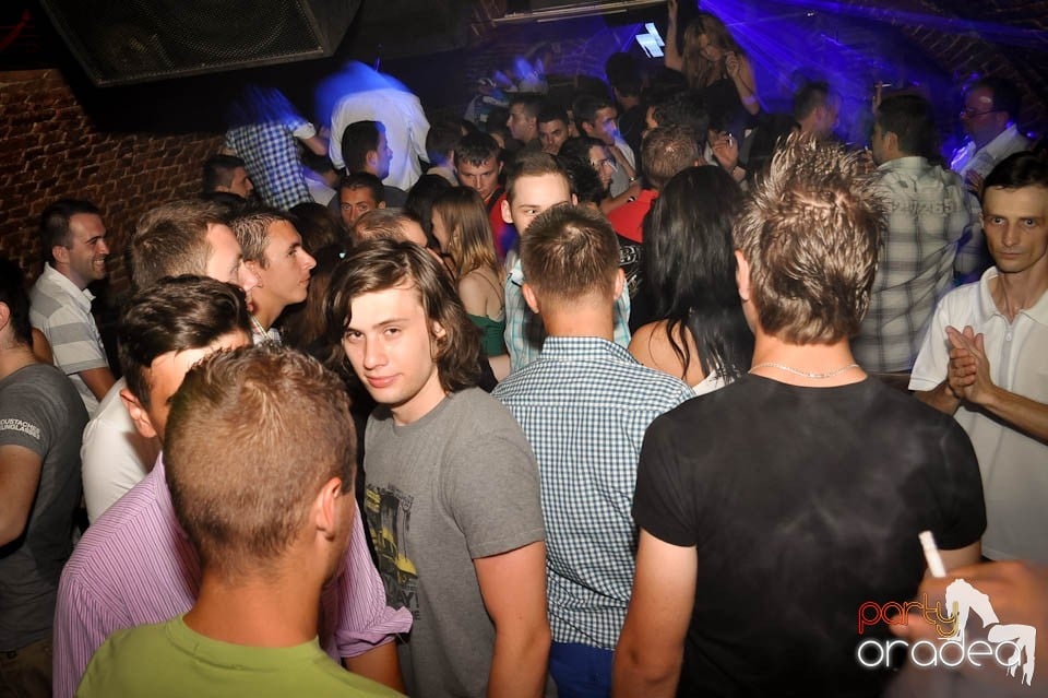 DJ Prody & Caveman in the Mix @ Escape,