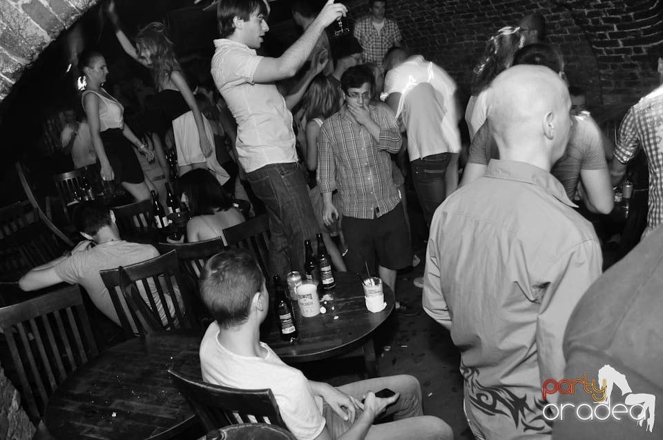 DJ Prody & Caveman in the Mix @ Escape,