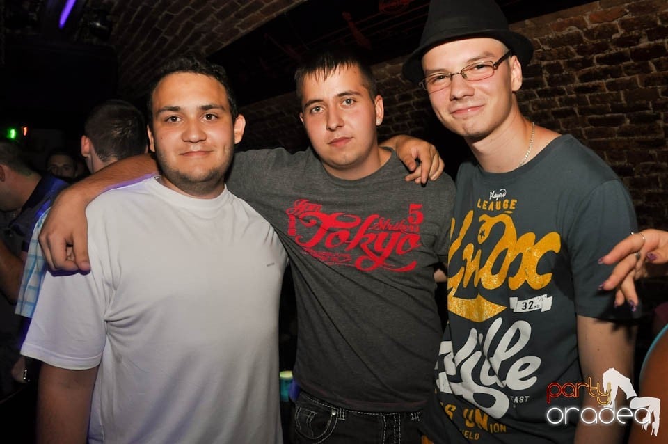 DJ Prody & Caveman in the Mix @ Escape,