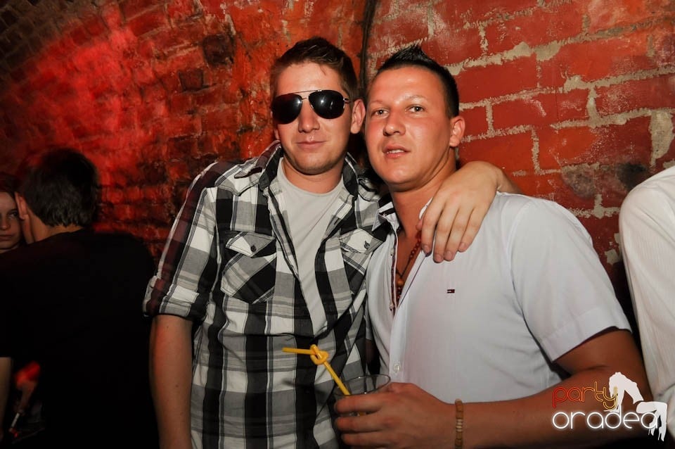 DJ Prody & Caveman in the Mix @ Escape,