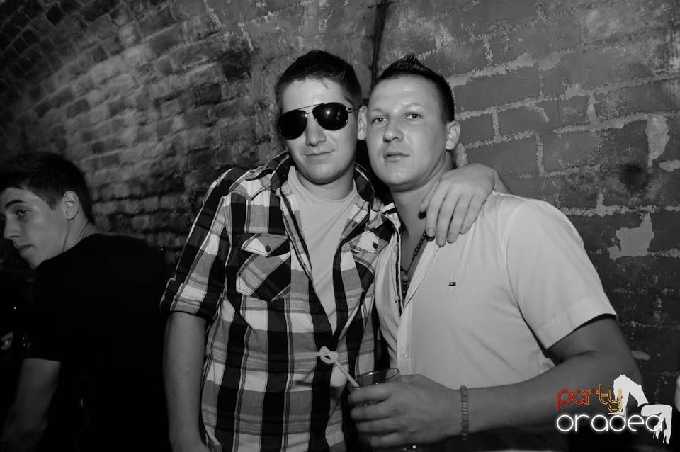 DJ Prody & Caveman in the Mix @ Escape,