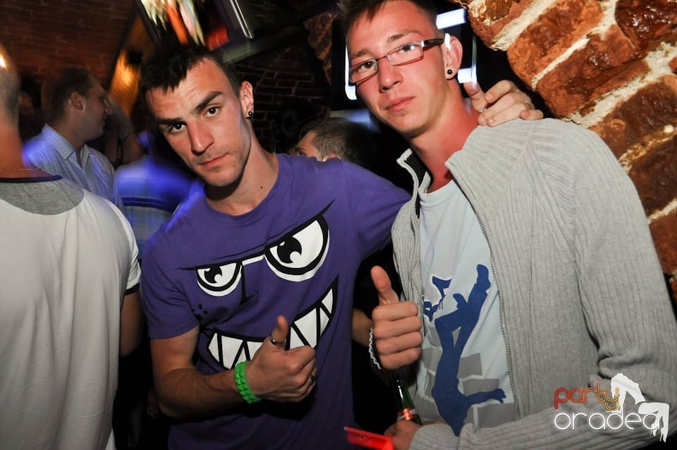 DJ Prody & Caveman in the Mix @ Escape,