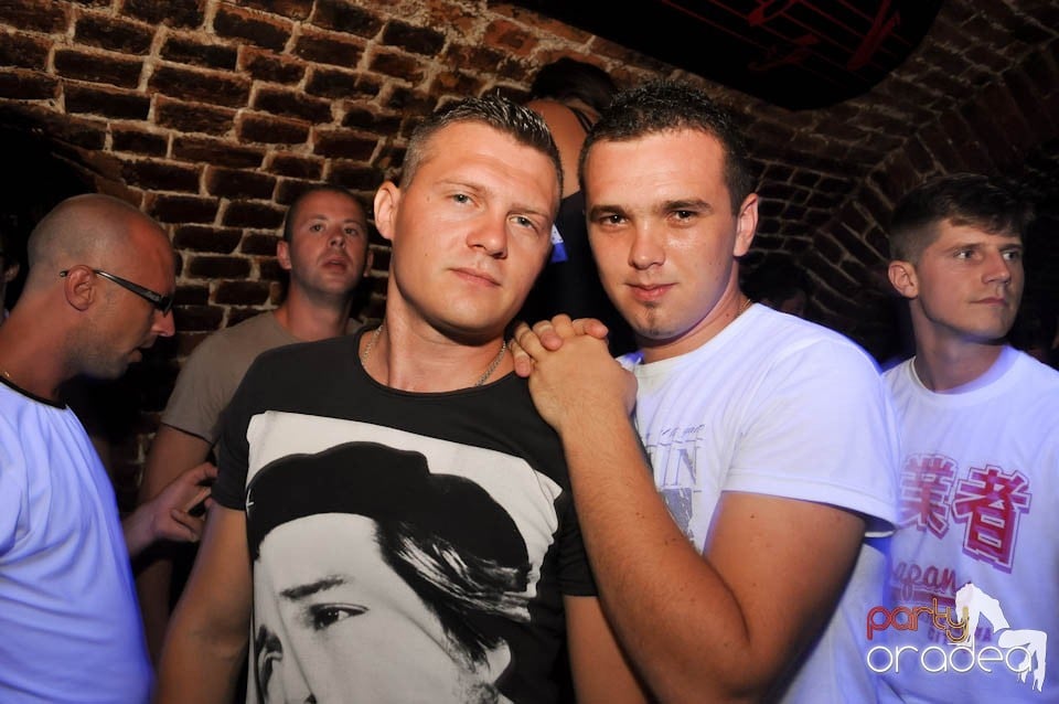 DJ Prody & Caveman in the Mix @ Escape,