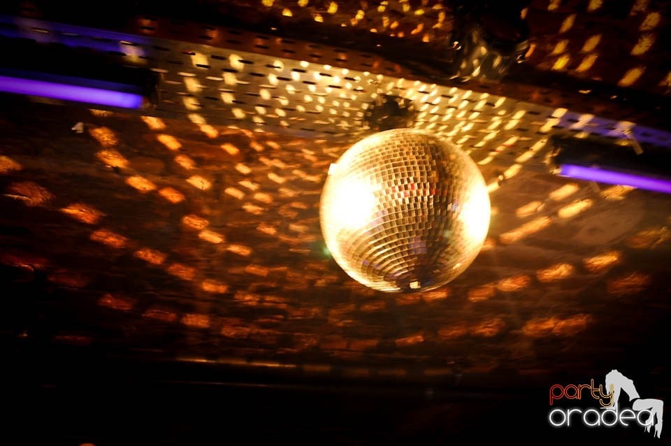 DJ Prody & Caveman in the Mix @ Escape,