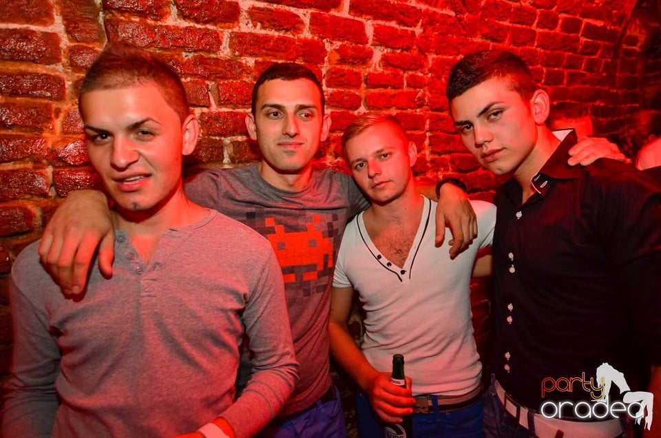 DJ Szatmári & Jucus în Club Escape,