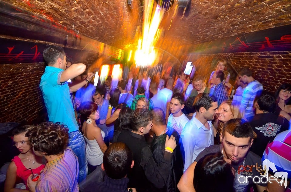DJ Szatmári & Jucus în Club Escape,