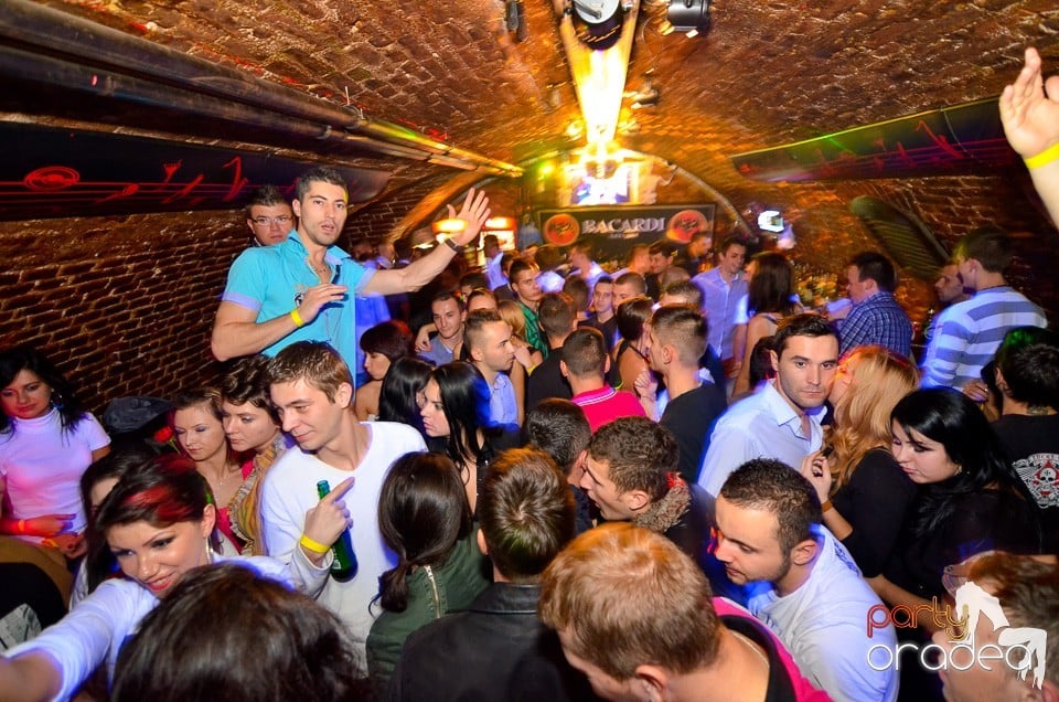 DJ Szatmári & Jucus în Club Escape,