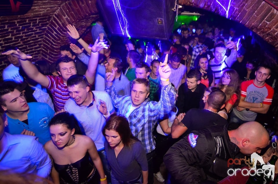 DJ Szatmári & Jucus în Club Escape,