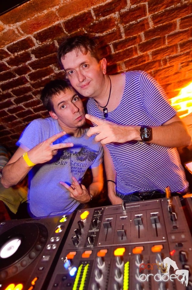 DJ Szatmári & Jucus în Club Escape,