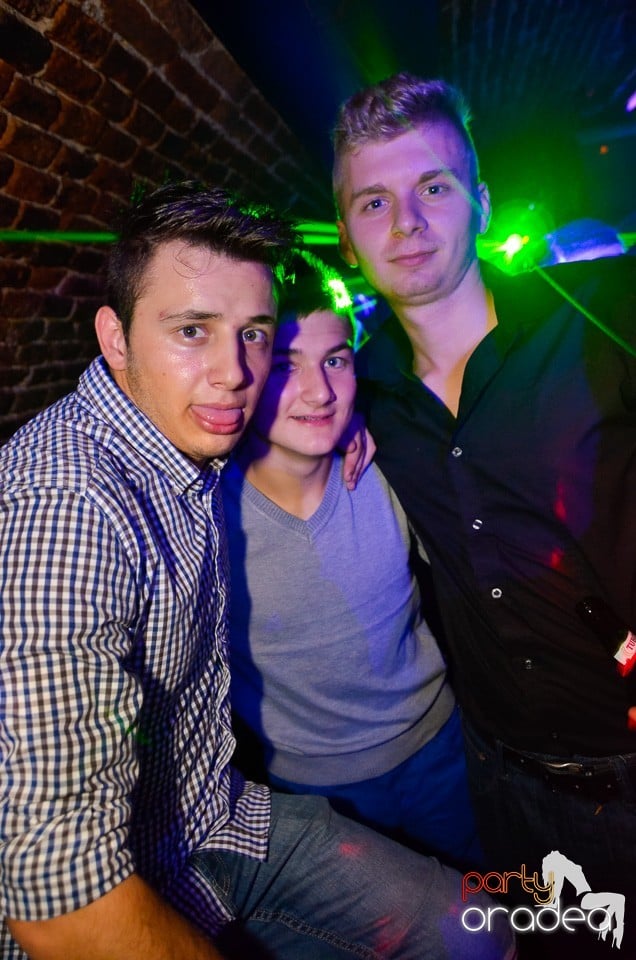DJ Szatmári & Jucus în Club Escape,