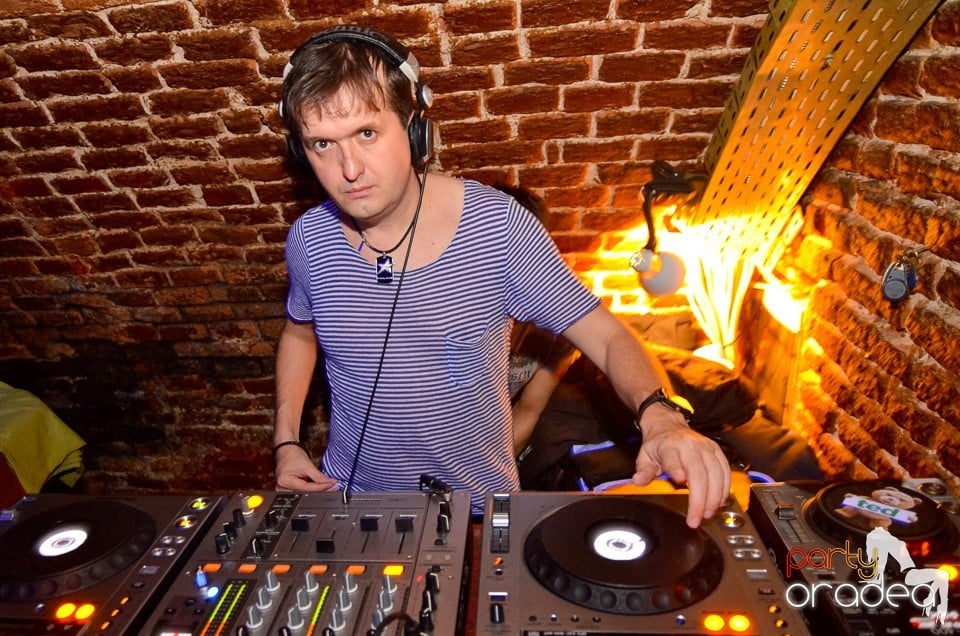 DJ Szatmári & Jucus în Club Escape,