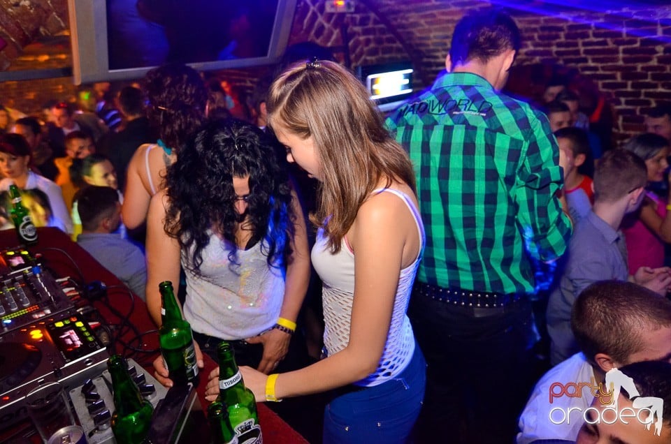 DJ Szatmári & Jucus în Club Escape,
