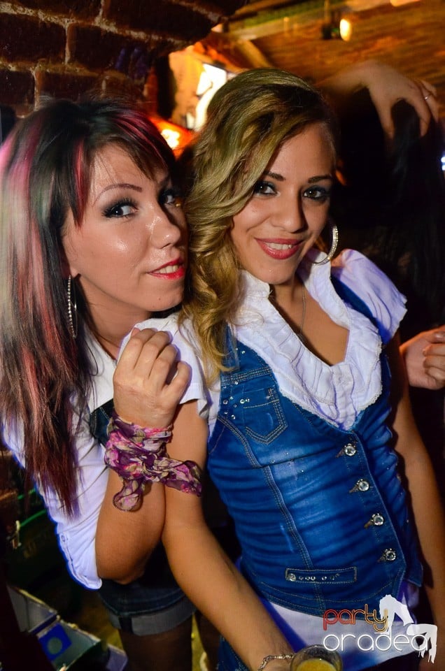DJ Szatmári & Jucus în Club Escape,
