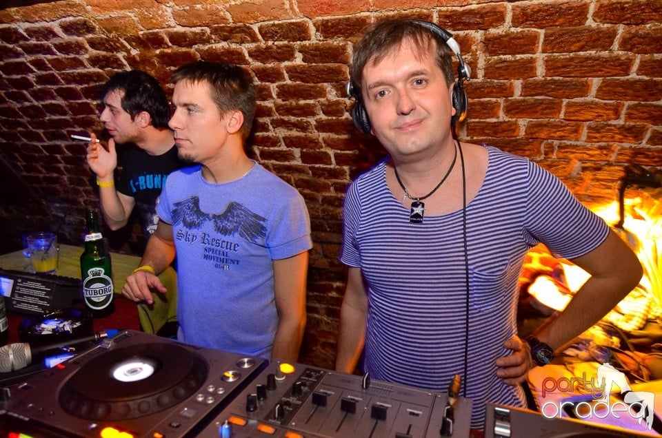 DJ Szatmári & Jucus în Club Escape,