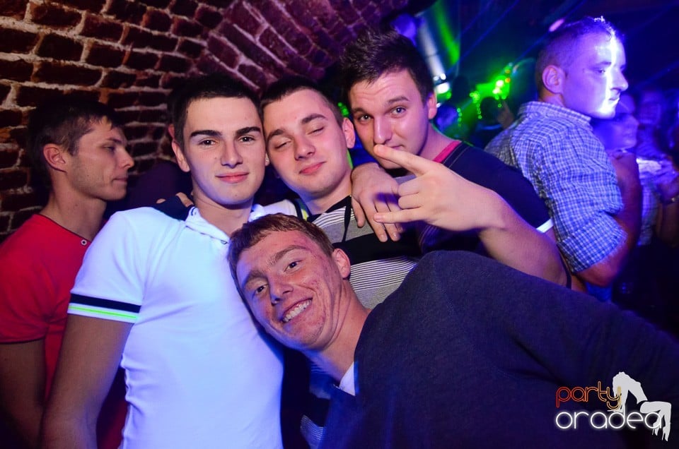 DJ Szatmári & Jucus în Club Escape,