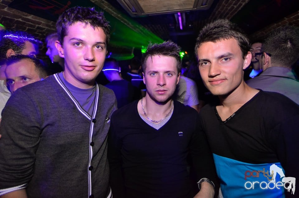 DJ Szatmári & Jucus în Club Escape,